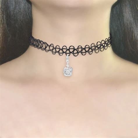 Unveiling the Hidden Energies of an Occult Charm Choker